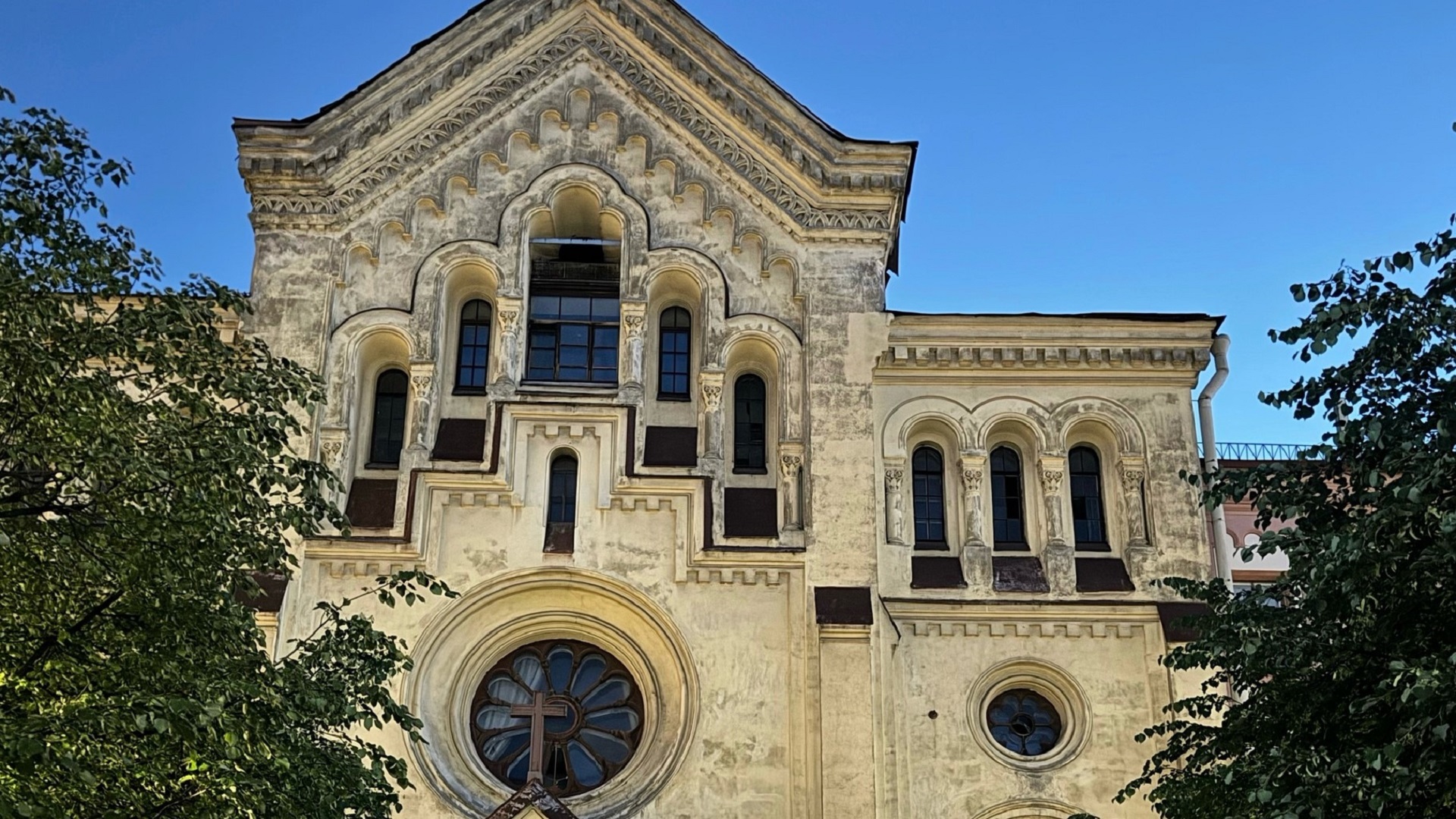 Популярный орган и Хроники Нарнии